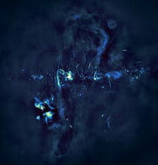 宇宙ミステリー！天の川銀河中心部で青白く光るガス構造体が発見されるの画像 2/2