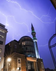イギリスで15,000発の記録的な落雷。神秘的な「雷樹」現象も発生の画像 4/9