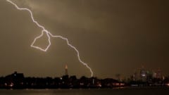 イギリスで15,000発の記録的な落雷。神秘的な「雷樹」現象も発生の画像 2/9