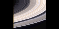 「綿菓子みたいな惑星」の正体は、遠くから見た土星の姿かもしれないの画像 3/3