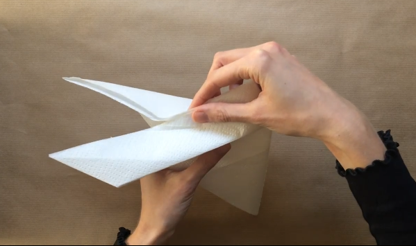 簡単便利！ペーパータオルだけで作れる「折り紙マスク」の作り方の画像 19/40