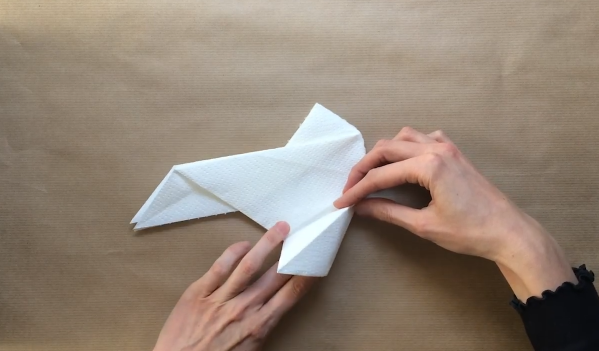 簡単便利！ペーパータオルだけで作れる「折り紙マスク」の作り方の画像 26/40