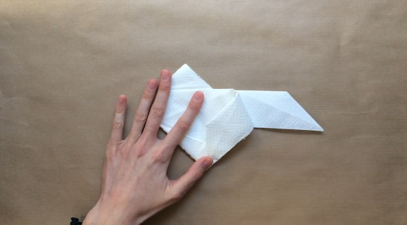簡単便利！ペーパータオルだけで作れる「折り紙マスク」の作り方の画像 34/40
