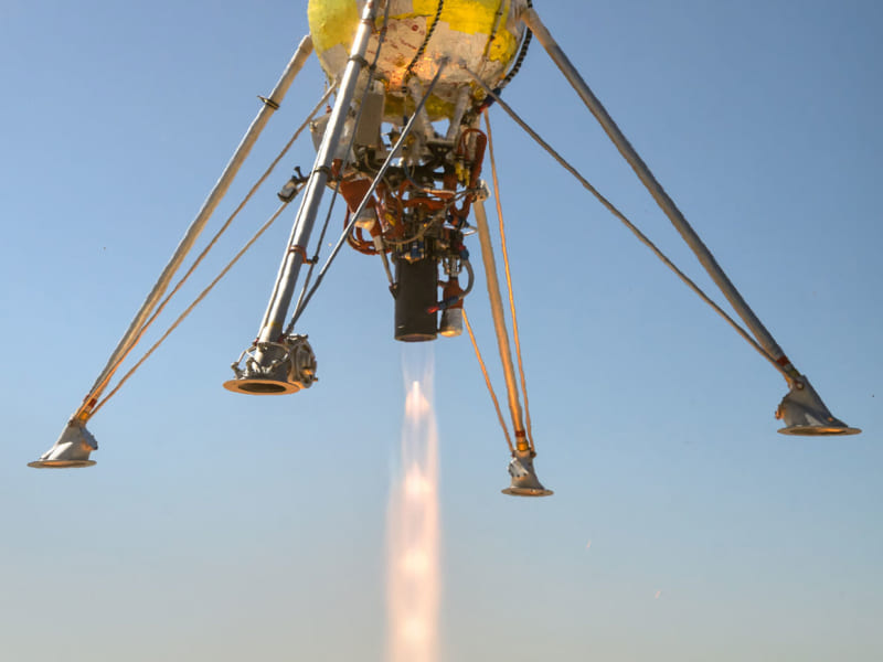 ロケットが金属を吹き出して自分で「着陸台」を作成するアイディアが発表される