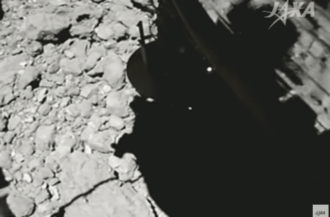 「はやぶさ」お手柄！リュウグウの表面に太陽に焼かれた痕跡を発見の画像 2/5