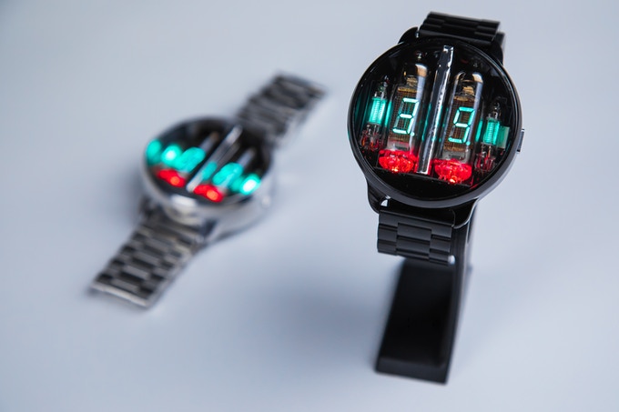 「ニキシー管」を使ったSFチックな腕時計が発売！　宇宙工学の技術も応用の画像 1/9