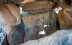 イスラエルの巨石墓に4000年前のロックアートを発見！　「失われた文明」を解き明かす鍵にの画像 1/7