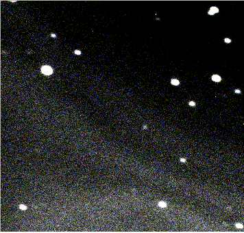 2004年撮影された観測画像。動く光点が小惑星アポフィス。