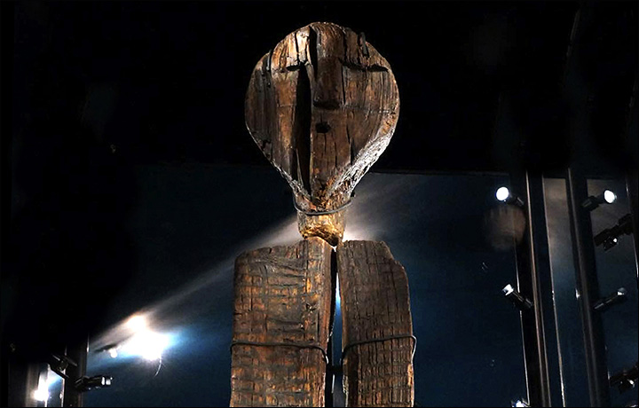 世界最古の木像「シギルの偶像」
