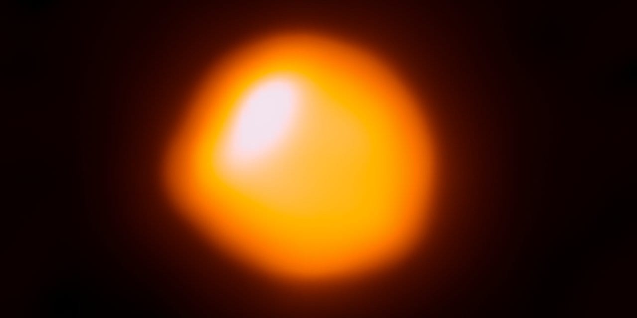 ALMA望遠鏡で撮影されたベテルギウス。