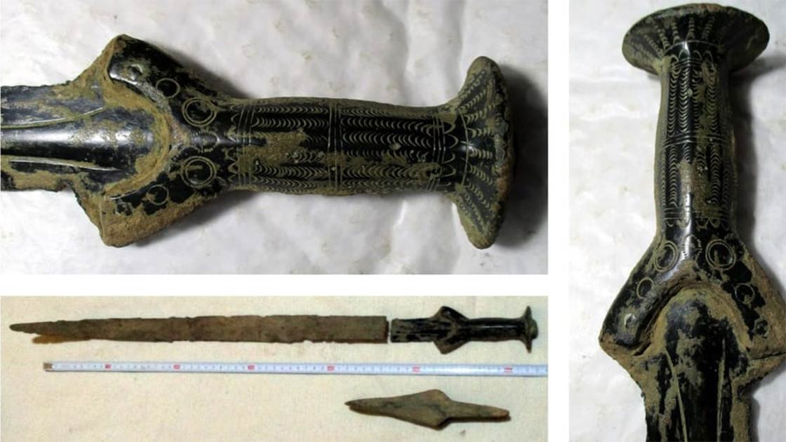 発見された青銅製の剣
