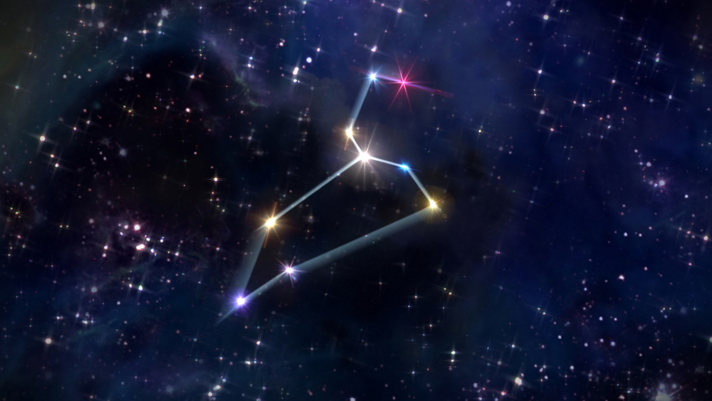 しし座流星群は、しし座が放射点（この方角から飛び出すように見える）である