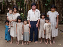 ボリビア、チマネ族の家族の写真。