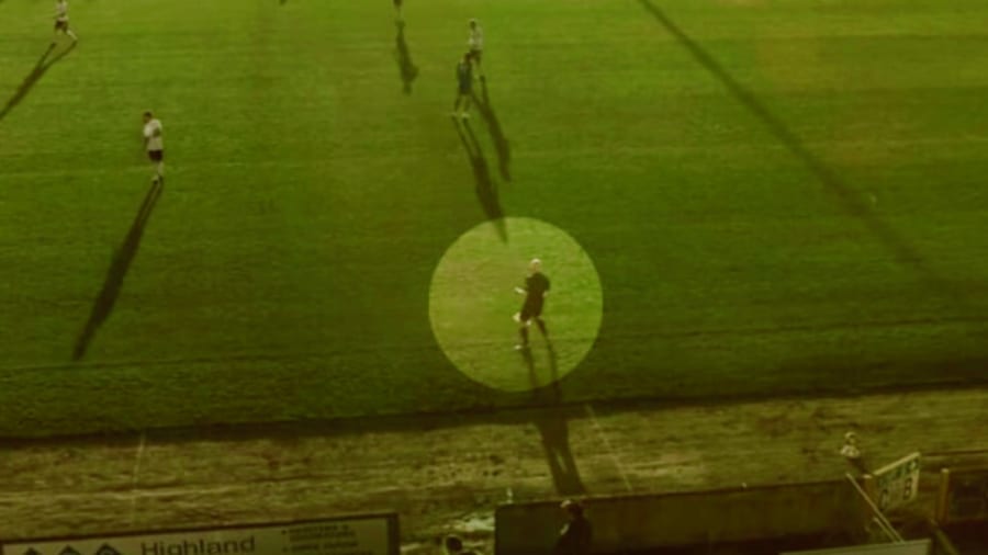 自動追尾AIカメラが”審判のハゲ頭”をサッカーボールと誤認識、ゴールシーンを撮り逃す（イギリス）