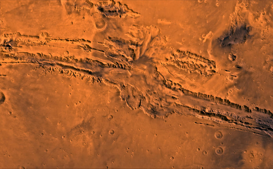 火星にあるマリネリス峡谷。