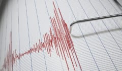 ケーブルの圧力やひずみの変化から地震を検知