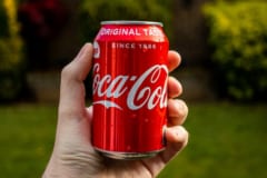 コカ・コーラ350mlの缶。
