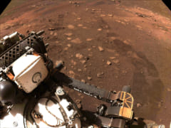 火星で調査を行う探査機パーサヴィアランスの様子。2021年3月4日撮影。
