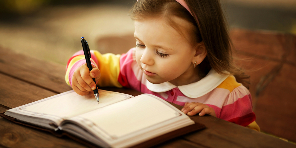 なぜ子どもは「鏡文字」を書くのか？