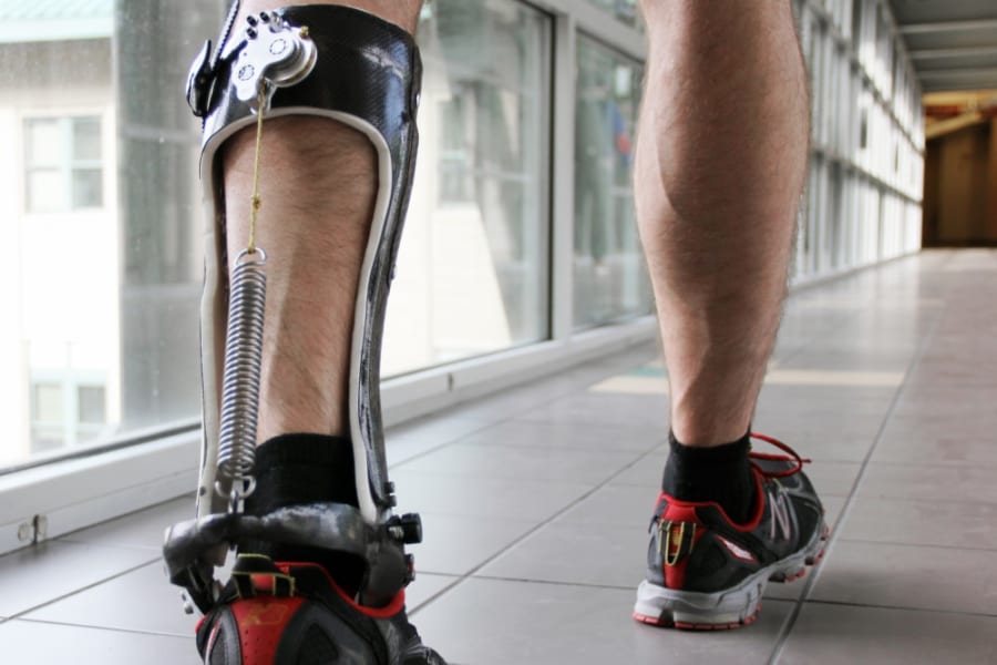 SFが現実に 「 外骨格歩行装置」の技術向上