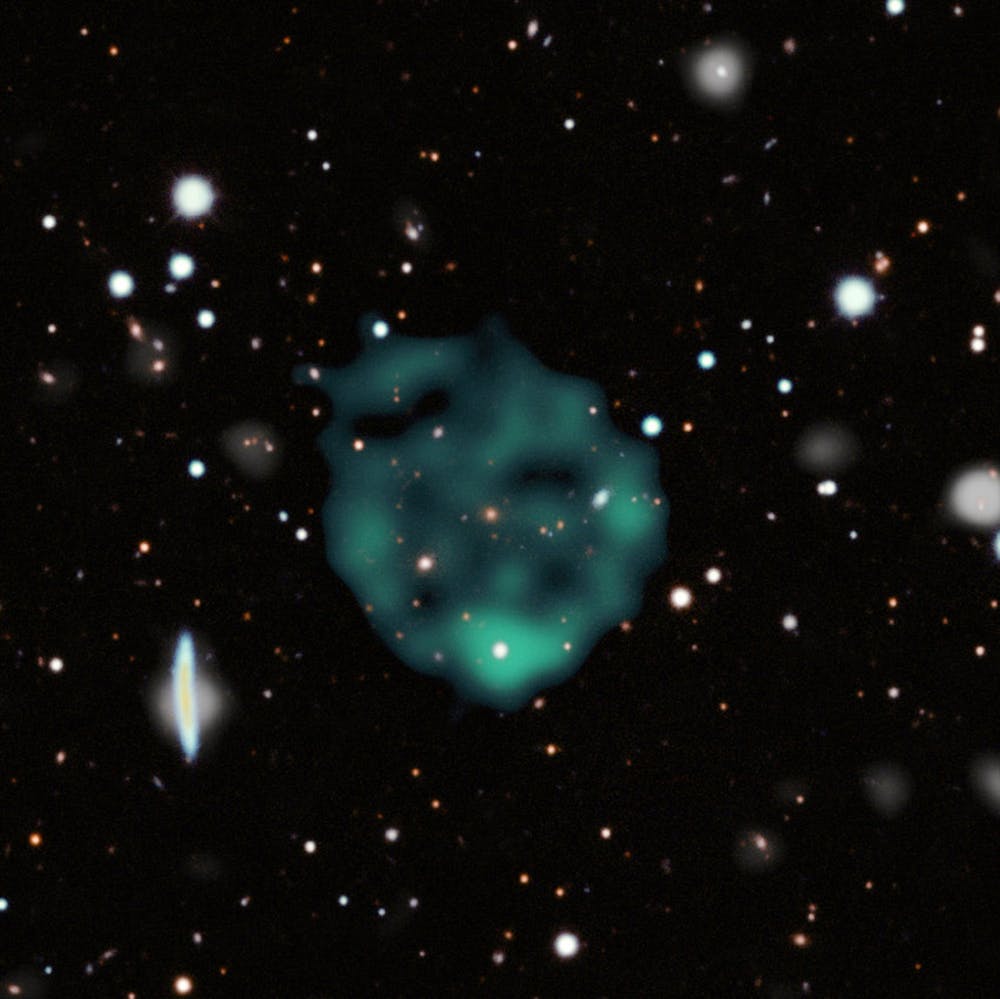 ほぼ100万光年の直径を持つ奇妙な電波の輪。研究者はこれをORCと呼んでいる。