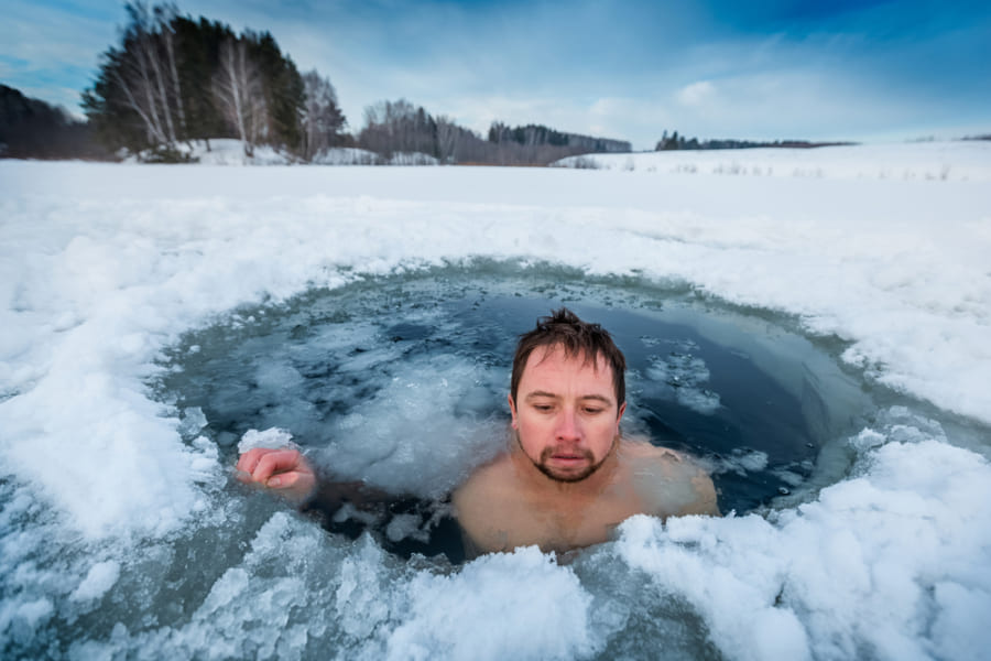 氷風呂はスポーツ後のパフォーマンスを改善するのか？