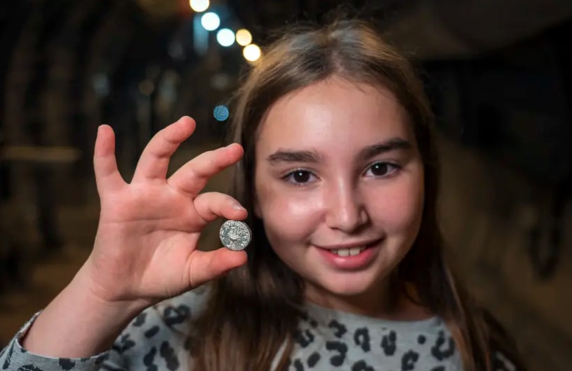 11歳の少女が、30枚しか見つかっていない「ユダヤ戦争」のコインを発見