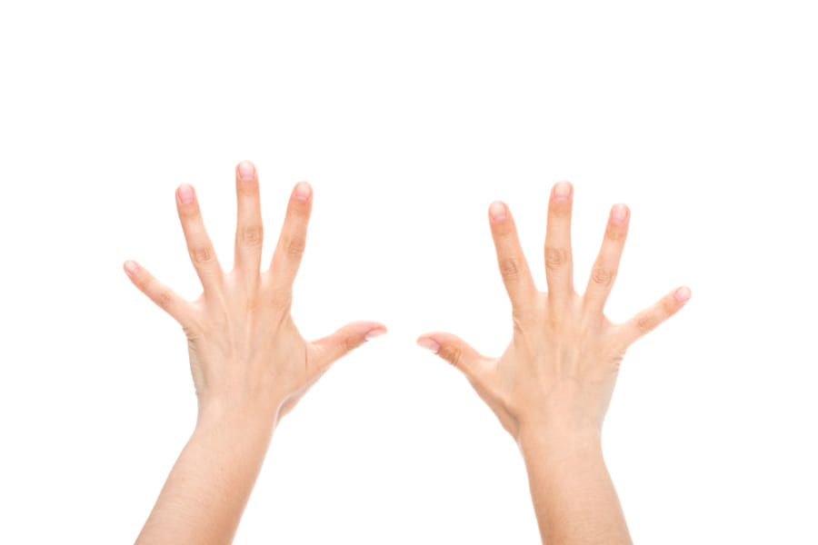 人差し指と薬指、どちらが長い？