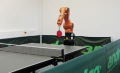 卓球ロボは人間の初心者と同じ弱点を抱えている