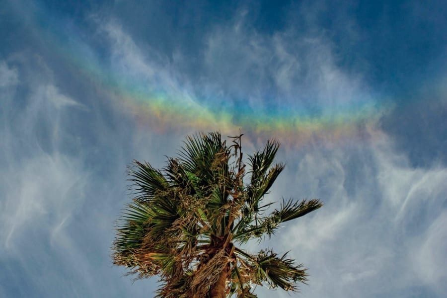 NASAが「逆さまの虹」を公開、U字になるメカニズムを解説