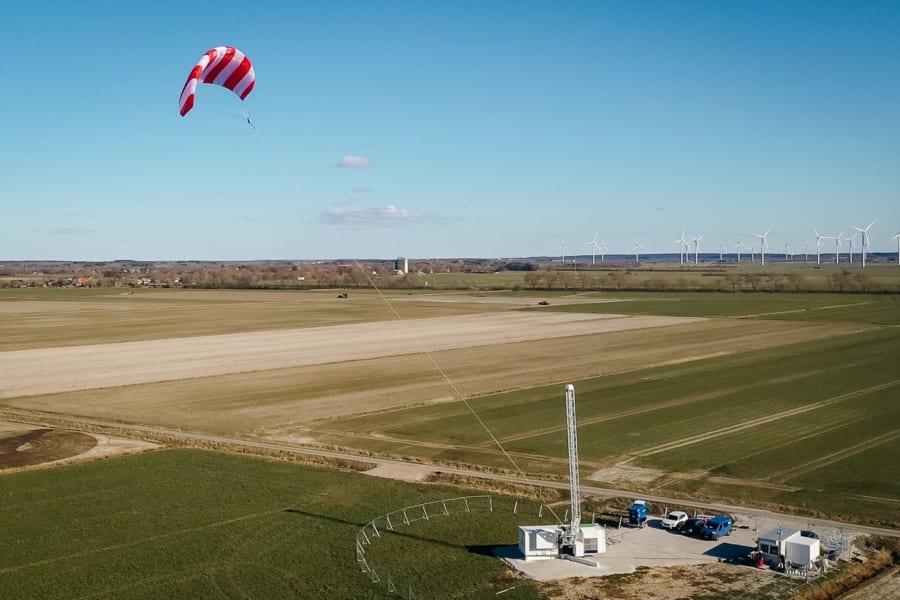 「凧あげ」で高高度の強風を利用する新しい風力発電システムが登場