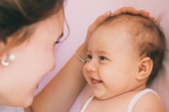 赤ちゃんに対して独特な話し方になるのは、日本やアメリカだけ？