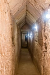 地下13メートルで発見されたトンネル