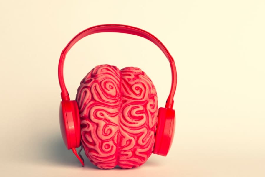 脳波から「聴いている音楽」を当てるAIモデルを開発！