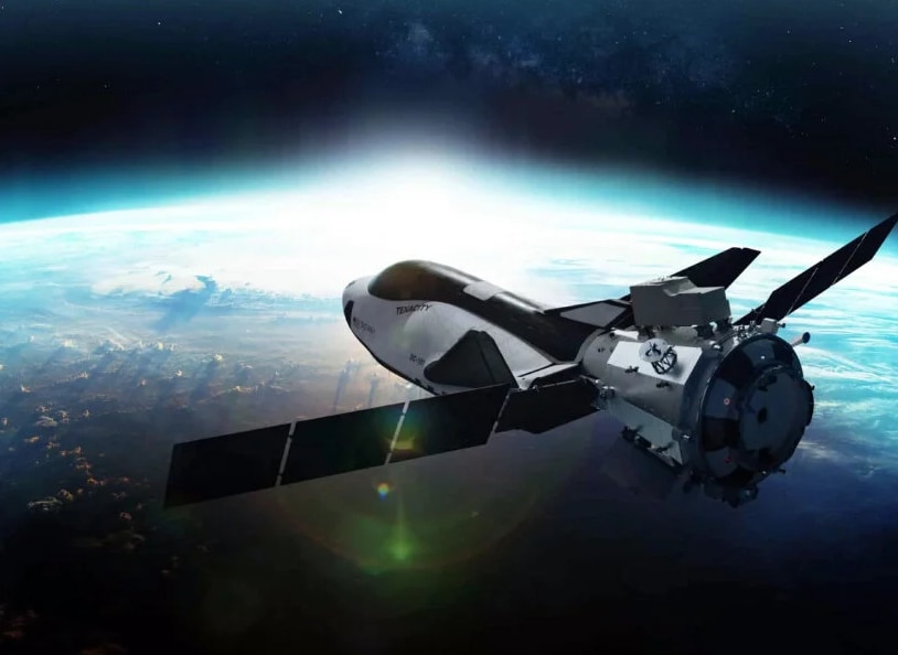 オービタルリーフに人々を運ぶ宇宙船「ドリームチェイサー」イメージ