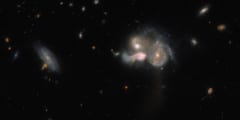 ハッブル宇宙望遠鏡で撮影された「衝突に向かう3つの銀河」の画像が公開