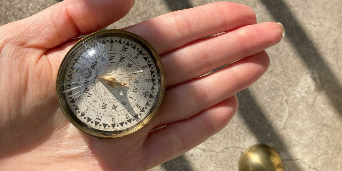 130年以上も昔に使われていたイギリスの携帯式日時計