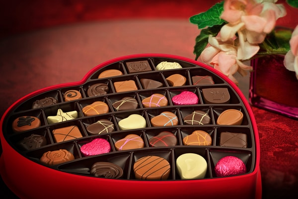 チョコレートはなんで愛の贈り物になったのか？