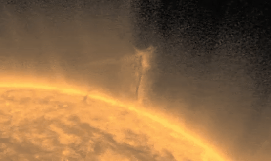 「地球の14倍の大きさの竜巻」が太陽で発生している衝撃動画が公開！