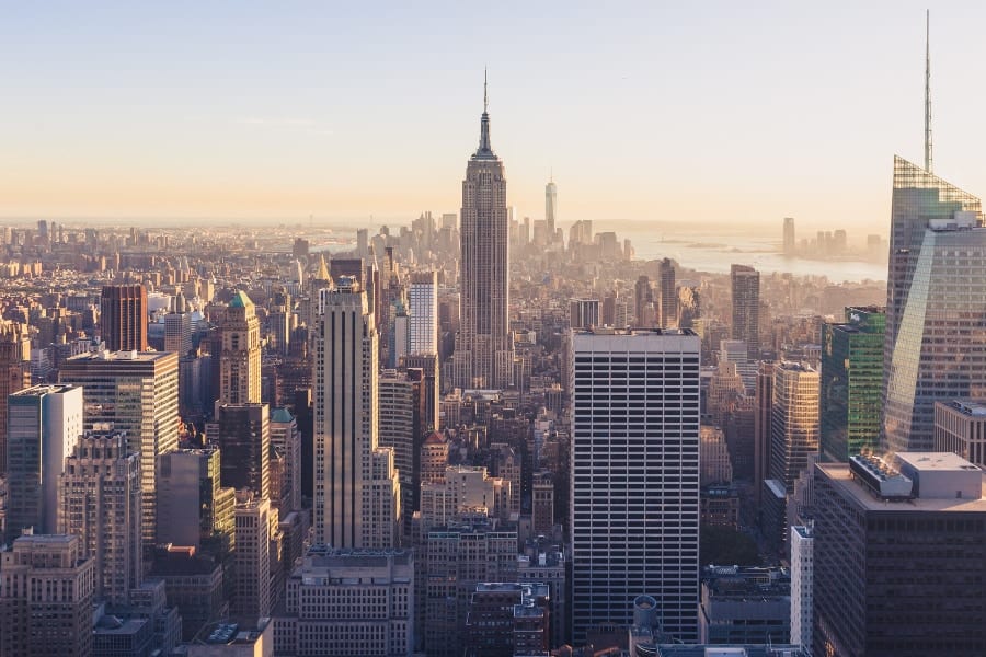 ニューヨークが「高層ビル群の重さ」で沈み始めていると判明！