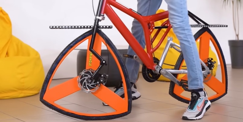 三角形の車輪を持つ自転車