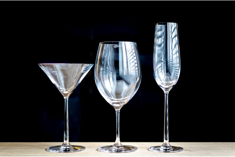 グラスの形状が味や風味の評価を変化させる