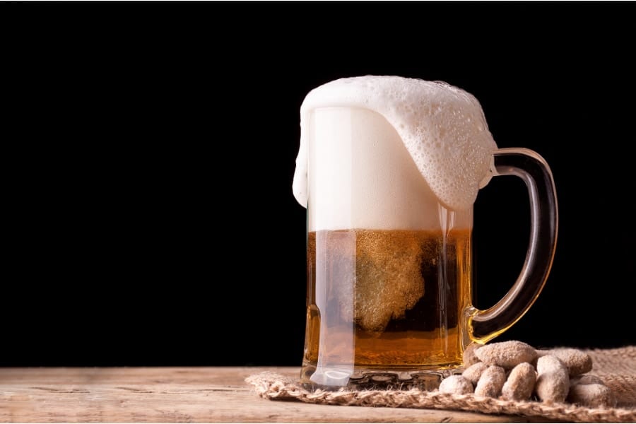 飲み屋でできる物理実験「ビールに落としたピーナッツは浮き沈みを繰り返す」