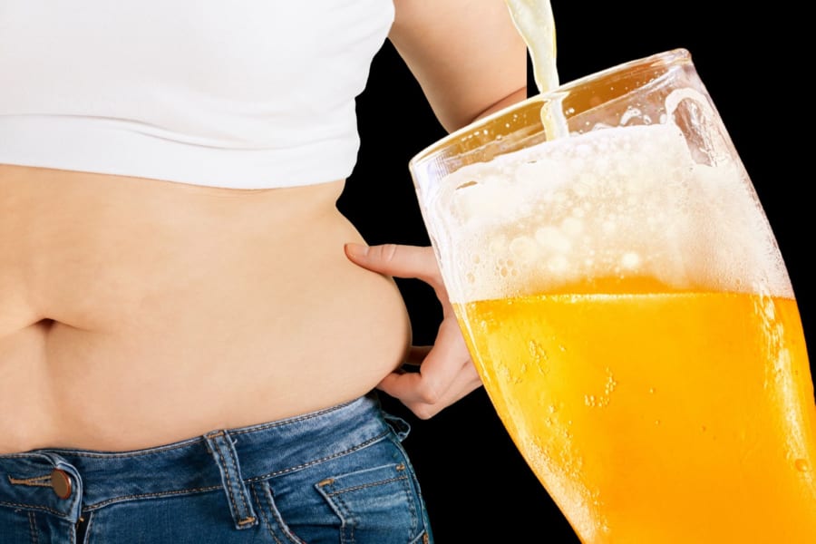 肥満だと標準体重より52%早くアルコールが分解されると判明！