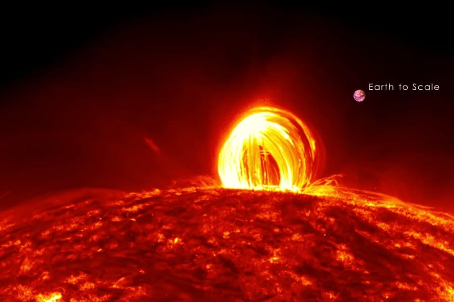 「コロナ・レイン」が表面よりはるかに高温な太陽コロナの謎を解明する鍵になる!?