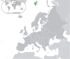 スヴァールバル諸島（緑色）