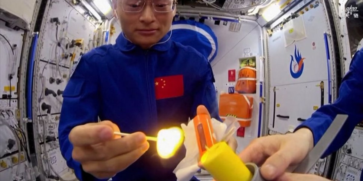 「宇宙ステーションで火をつけるとどうなる？」中国が生中継で実験！