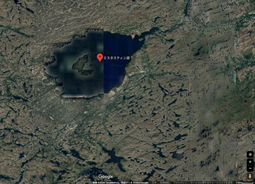 カナダのミスタスティン湖。形状が複雑な衝突クレーターでもある。