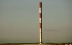スペインで建設されたソーラー・アップドラフト・タワー。上昇気流を利用して発電する