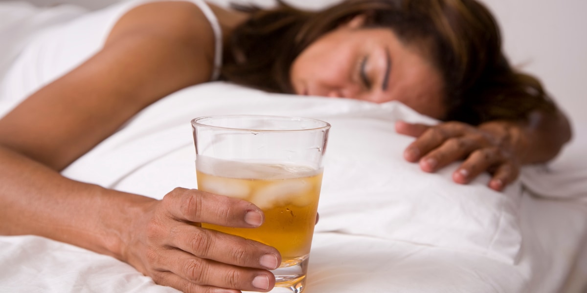 就寝前の飲酒はレム睡眠を減少させる